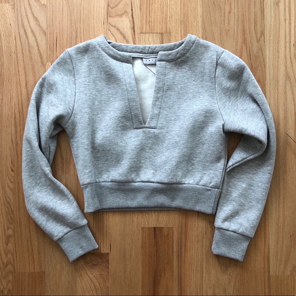 Amour London Crop V Neck Sweater Size Small
